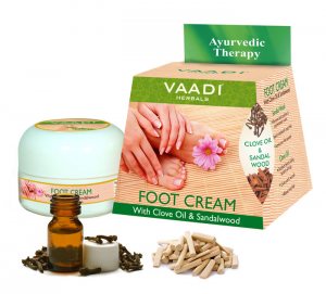 Аюрведический крем для ног с маслом гвоздики и сандалом, Vaadi Herbals